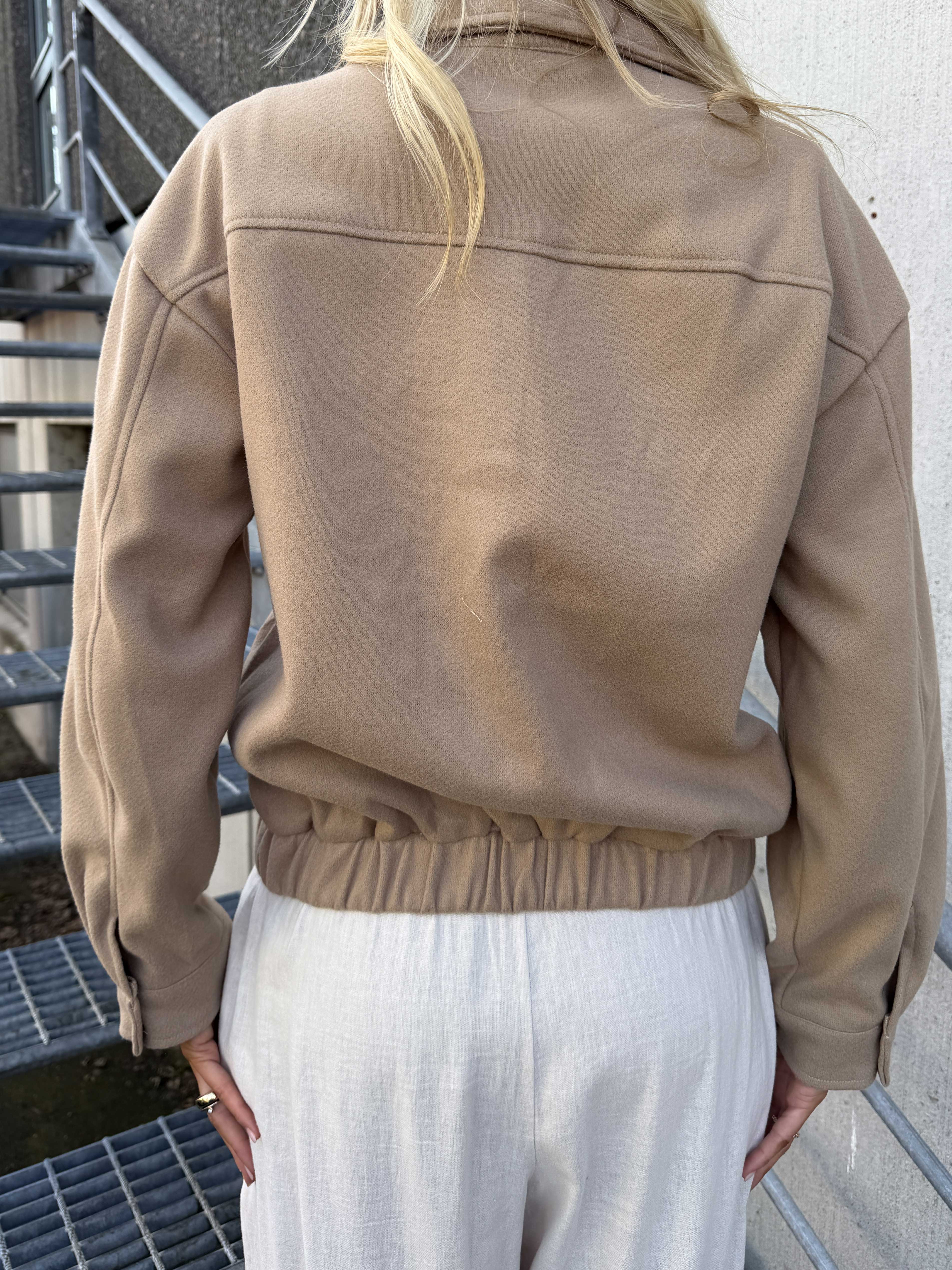 Nukaka - Lätt och snygg skjortjacka